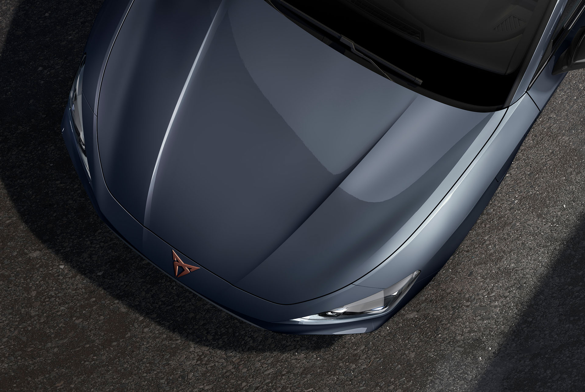 Draufsicht auf die Motorhaube des neuen CUPRA Leon Sportstourer 2024 in Grey Magnetic Tech