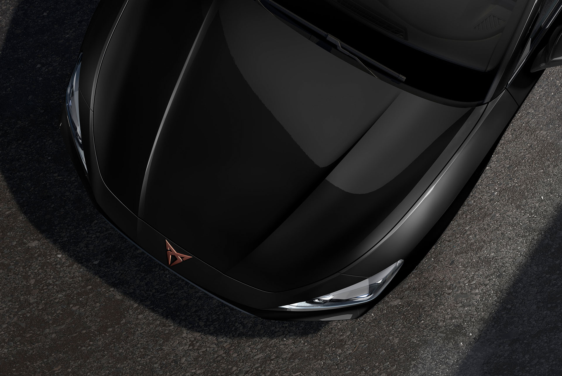 Vista dall’alto del cofano della nuova CUPRA Leon Sportstourer 2024 in Midnight Black